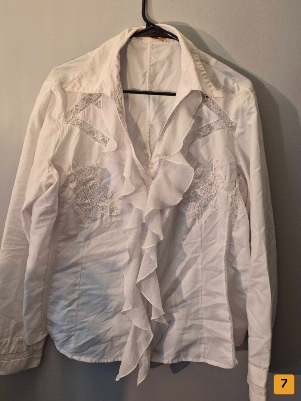 Crisca Embroidered Blouse white